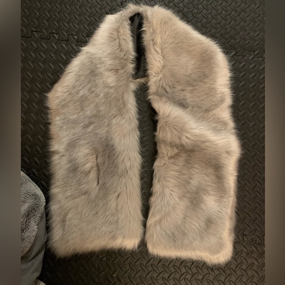 Bridal Wrap Shaul fake fur light gray color - Picture 5 of 13